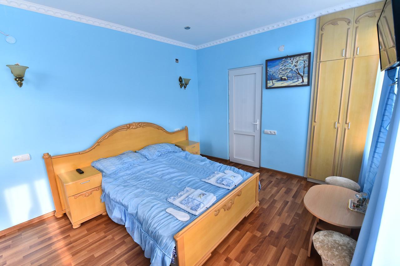 Haghpat Hotel *